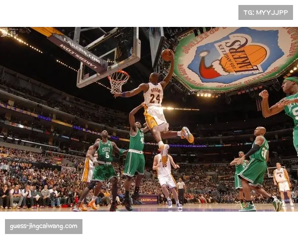 克塔内线防守效果显著 凯尔特人护框能力压制湖人进攻