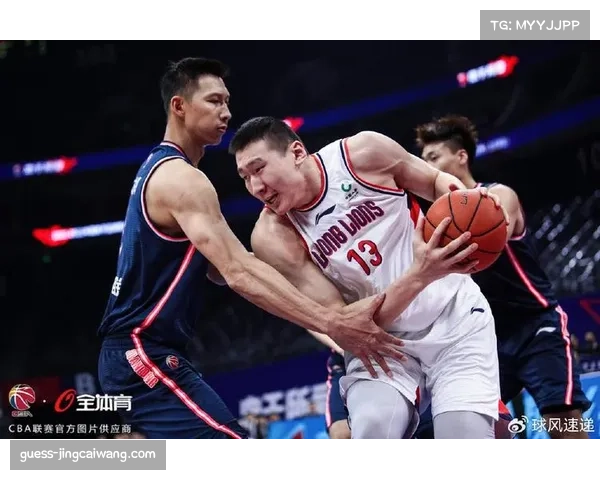 山东高速克里斯场均20+8 内线攻防两端贡献稳定输出